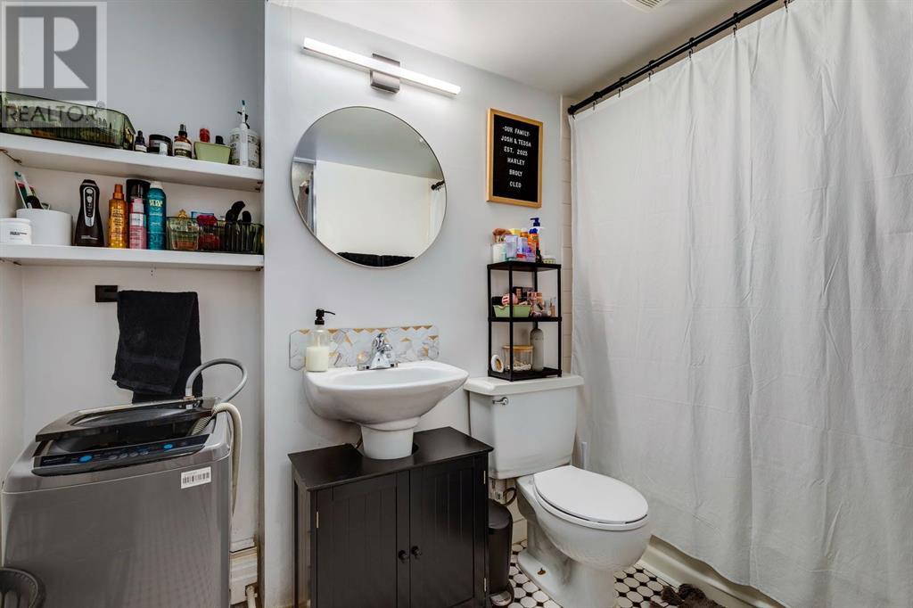 Single Family House for Sale in    Street NW Hillhurst Calgary 