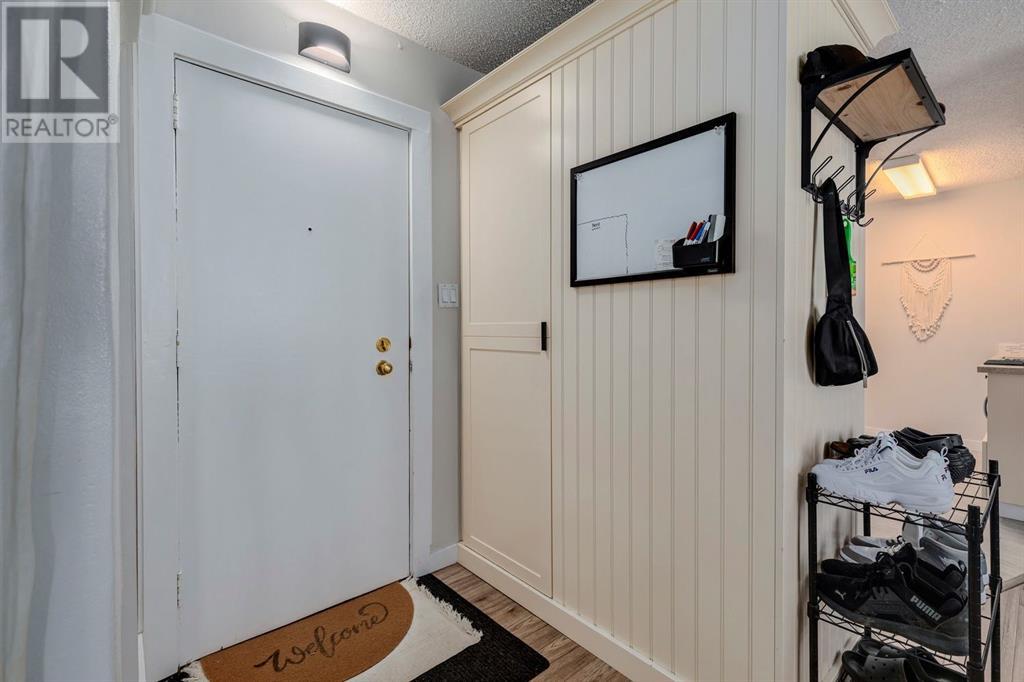 Single Family House for Sale in    Street NW Hillhurst Calgary 