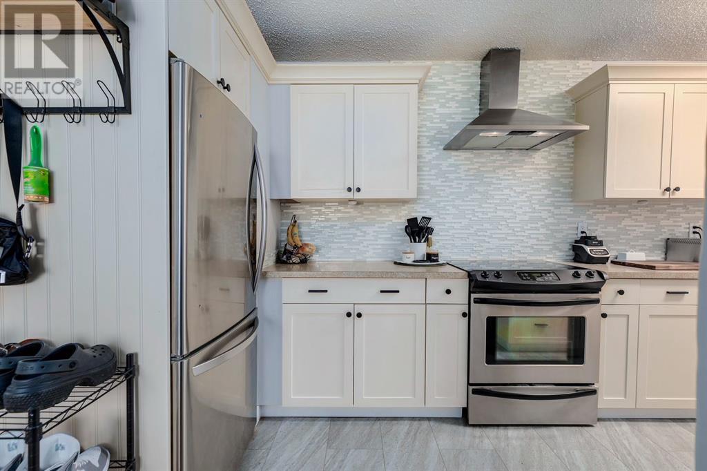 Single Family House for Sale in    Street NW Hillhurst Calgary 