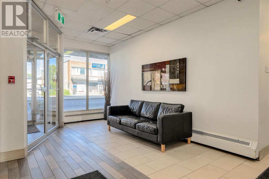Single Family House for Sale in    Street NW Hillhurst Calgary 
