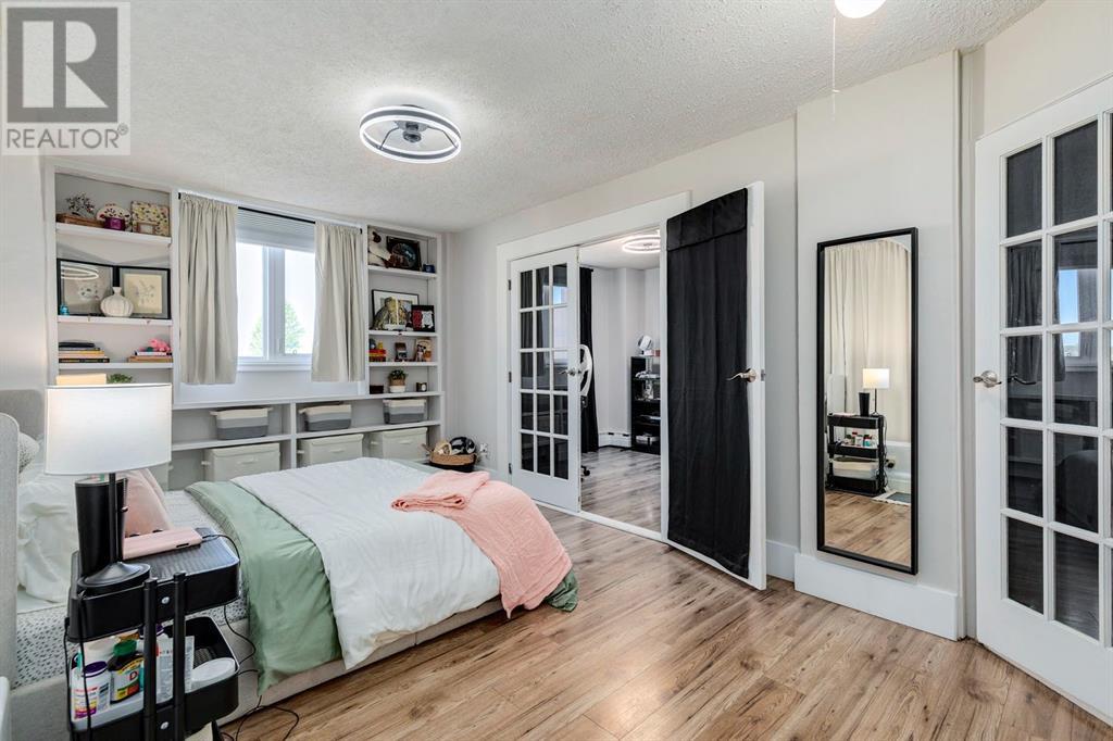 Single Family House for Sale in    Street NW Hillhurst Calgary 