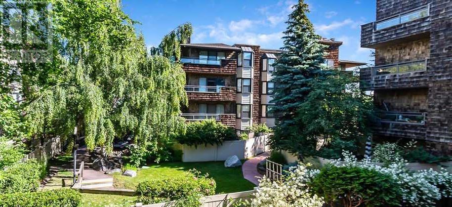 Single Family House for Sale in    Street NW Varsity Calgary 