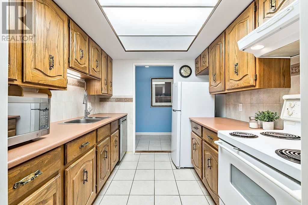 Single Family House for Sale in    Street NW Varsity Calgary 