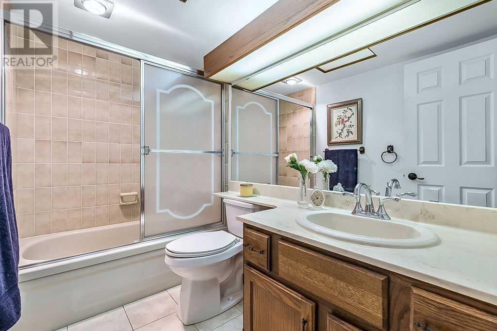 Single Family House for Sale in    Street NW Varsity Calgary 
