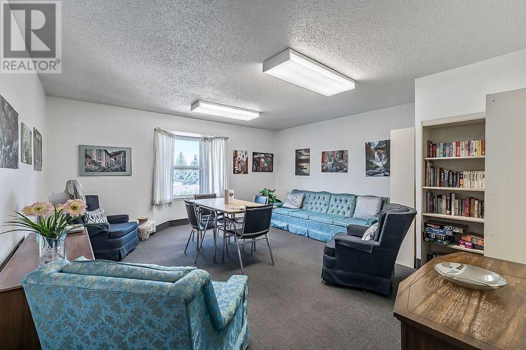 Single Family House for Sale in    Street NW Varsity Calgary 