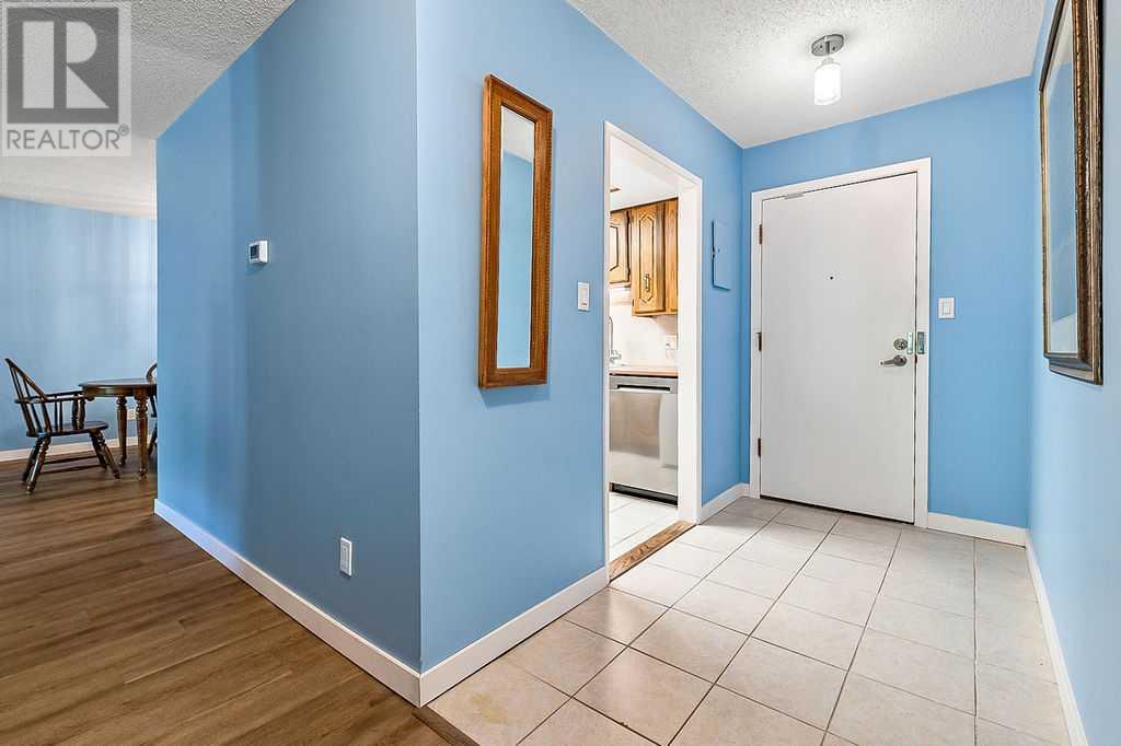 Single Family House for Sale in    Street NW Varsity Calgary 