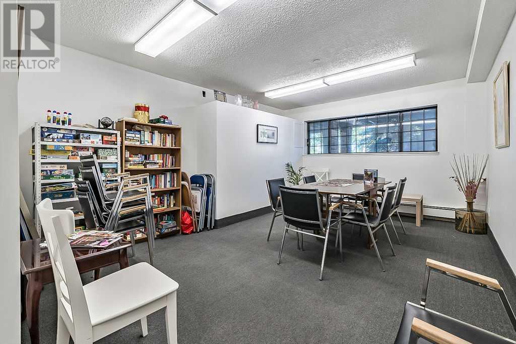 Single Family House for Sale in    Street NW Varsity Calgary 