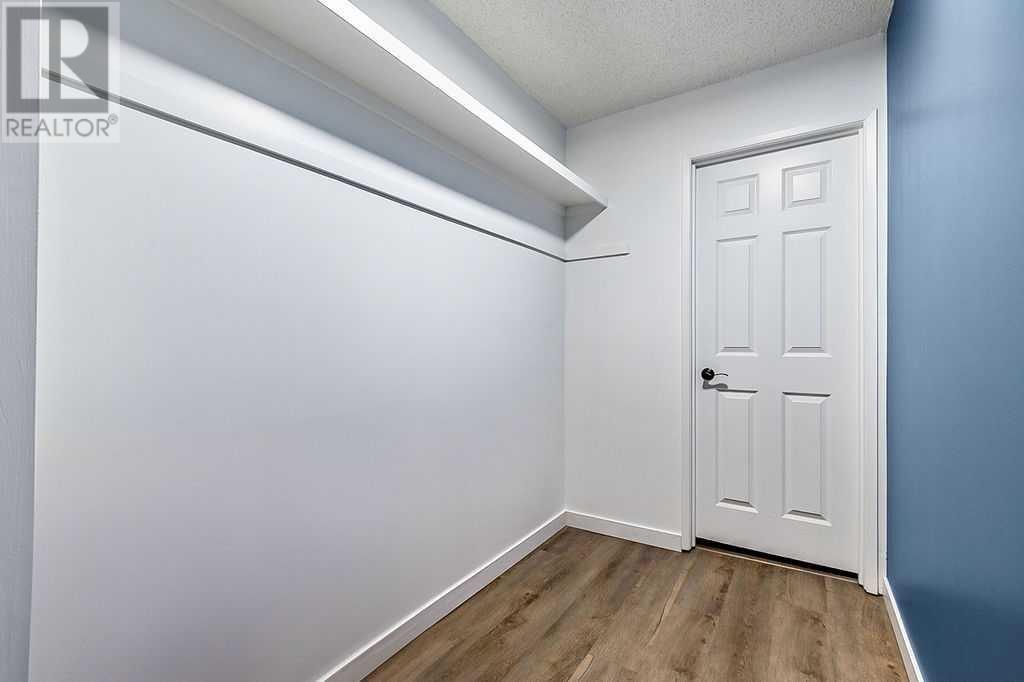 Single Family House for Sale in    Street NW Varsity Calgary 