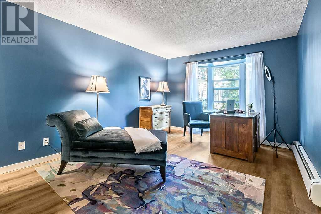 Single Family House for Sale in    Street NW Varsity Calgary 