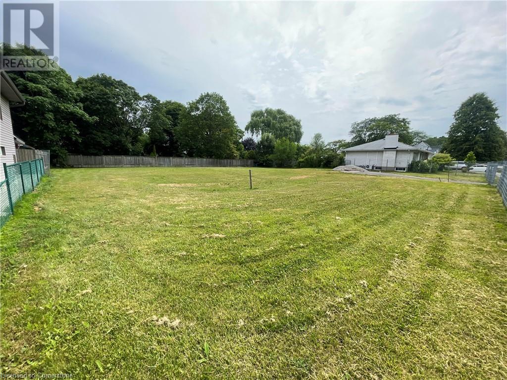 Photo 4 of 374 A Linwell Road, St Catharines ON