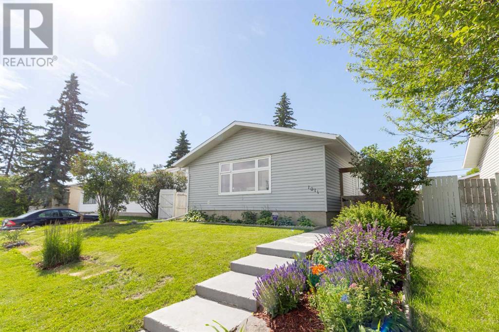 Single Family House Bungalow for Sale in  Penrith Crescent SE Penbrooke Meadows Calgary 