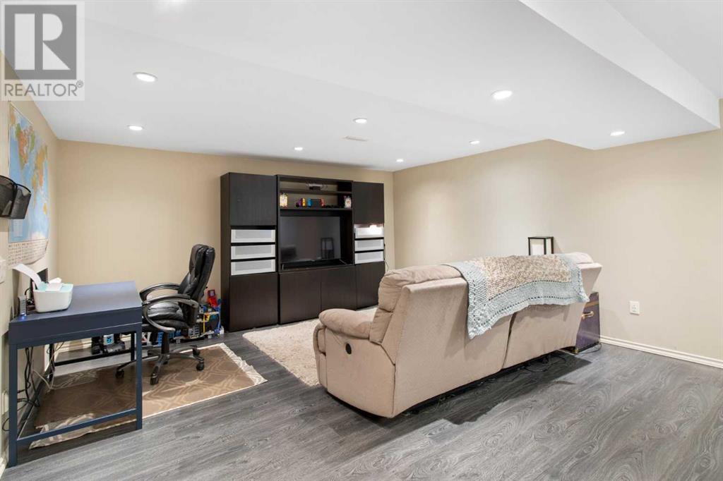 Single Family House Bungalow for Sale in  Penrith Crescent SE Penbrooke Meadows Calgary 