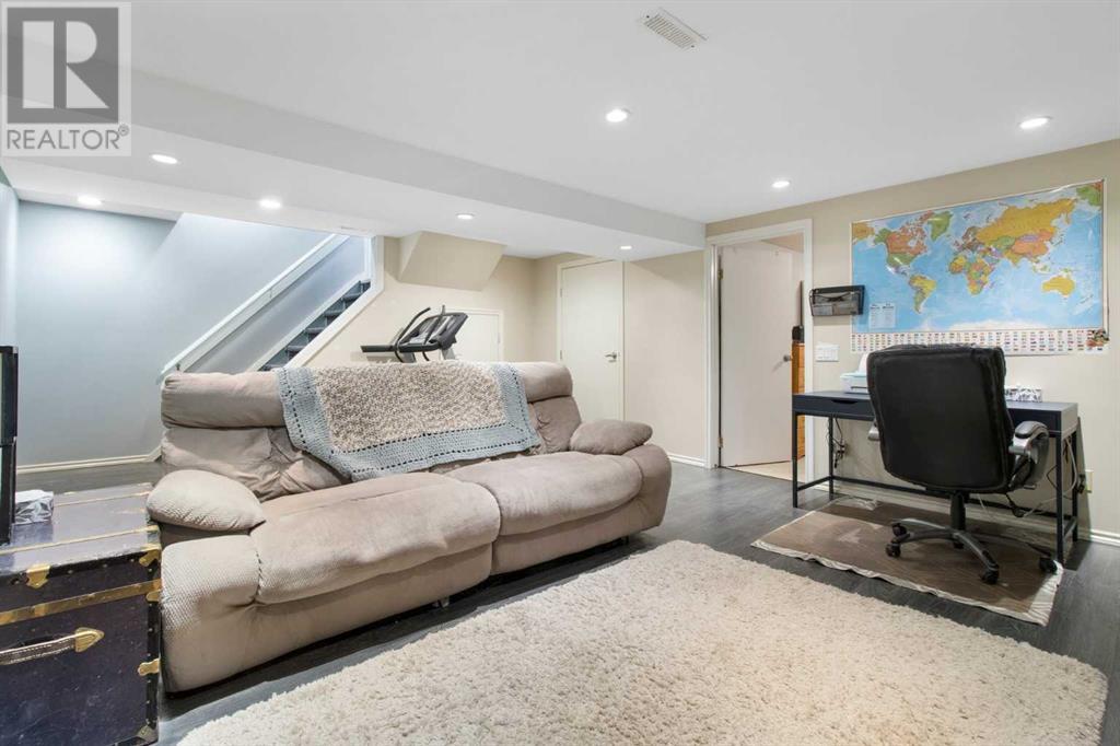 Single Family House Bungalow for Sale in  Penrith Crescent SE Penbrooke Meadows Calgary 