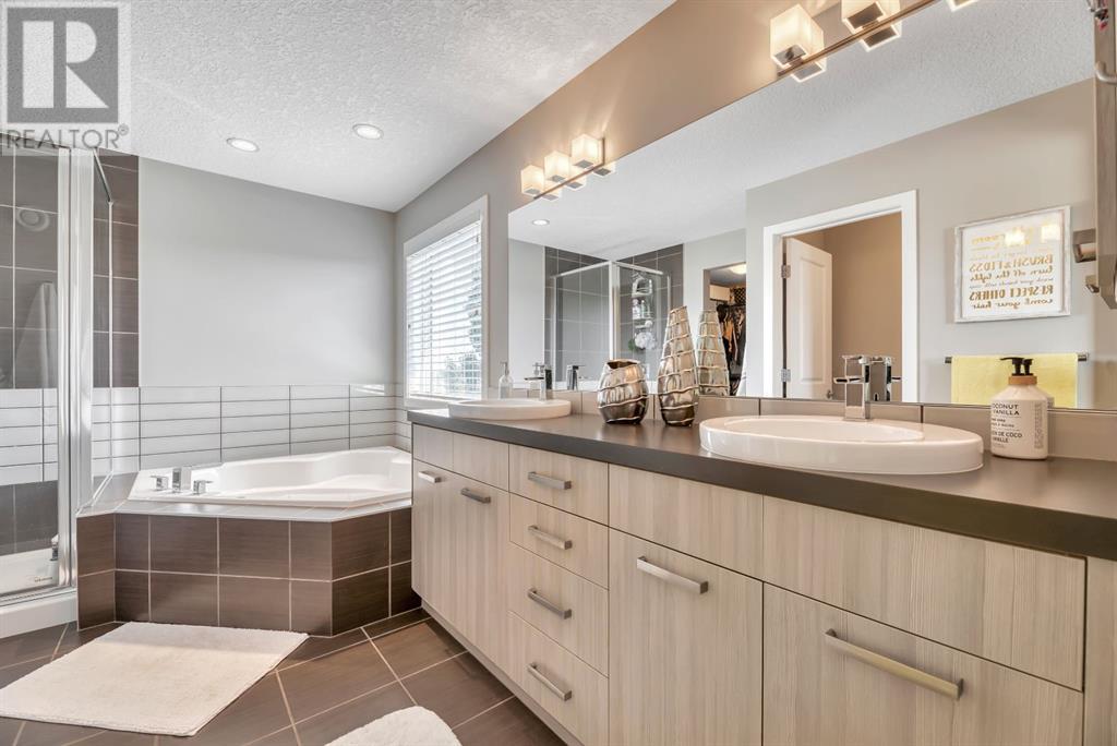 Single Family House for Sale in  Chaparral Valley Square SE Chaparral Calgary 