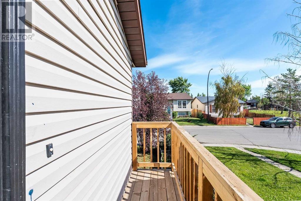 Single Family House Bi-level for Sale in  Castlebrook Rise NE Castleridge Calgary 