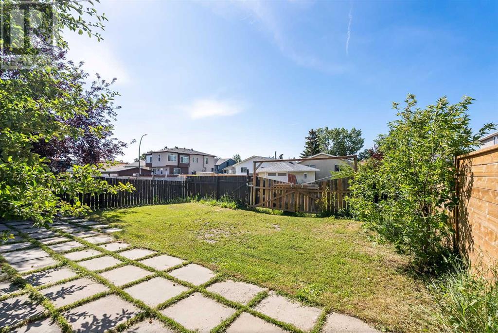 Single Family House Bi-level for Sale in  Castlebrook Rise NE Castleridge Calgary 