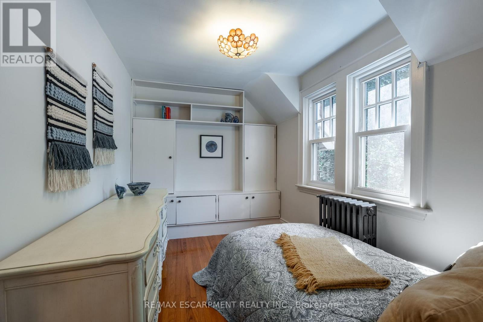 Photo 23 of 154 Dalewood Crescent, Hamilton ON