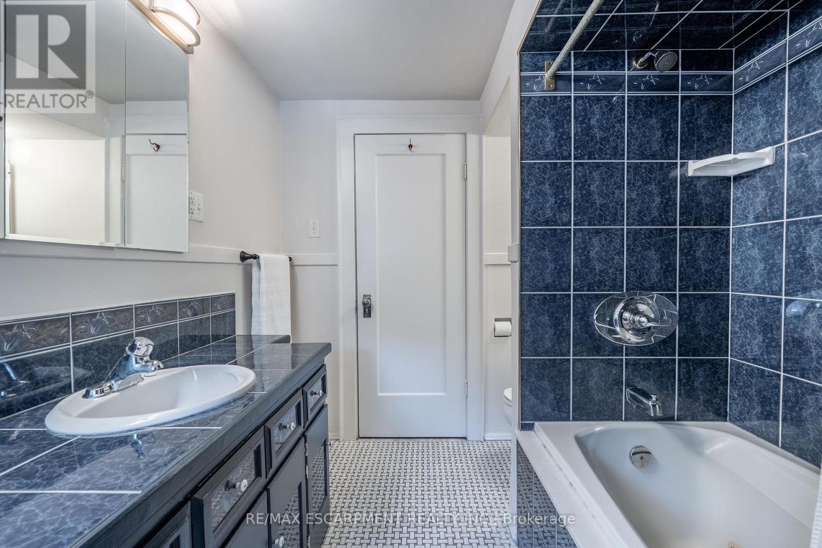 Photo 25 of 154 Dalewood Crescent, Hamilton ON