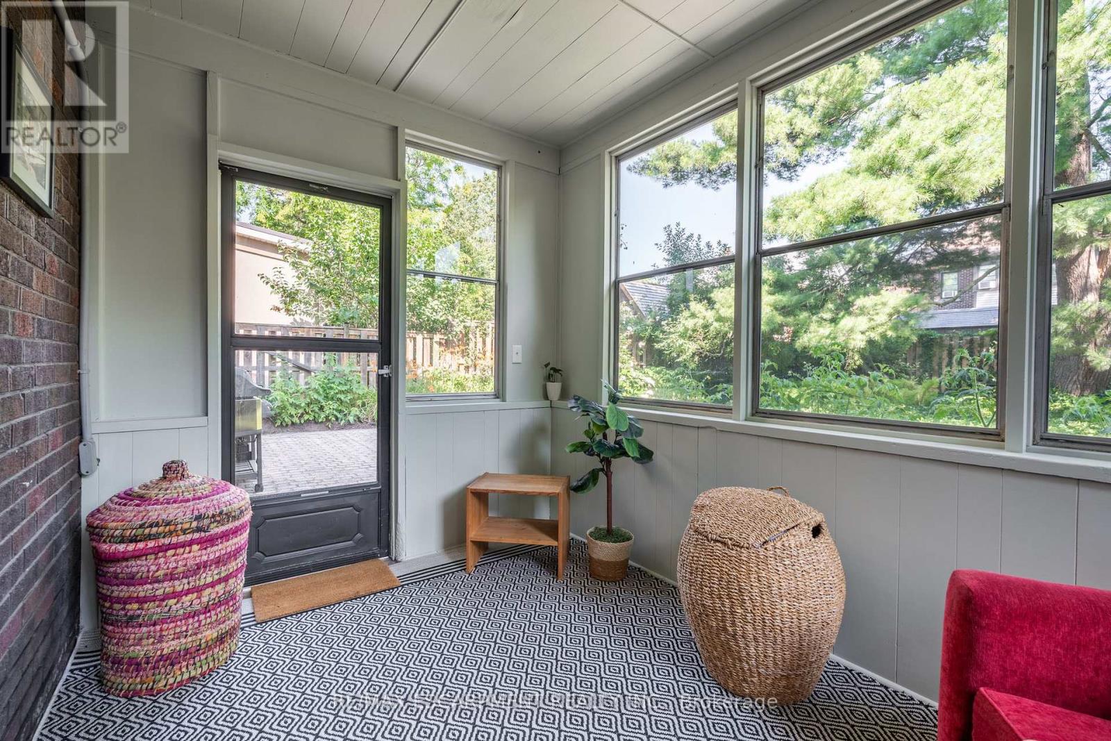 Photo 20 of 154 Dalewood Crescent, Hamilton ON