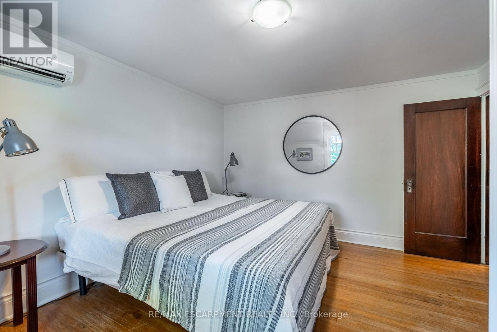 Photo 22 of 154 Dalewood Crescent, Hamilton ON