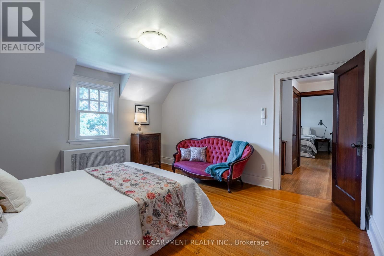 Photo 29 of 154 Dalewood Crescent, Hamilton ON