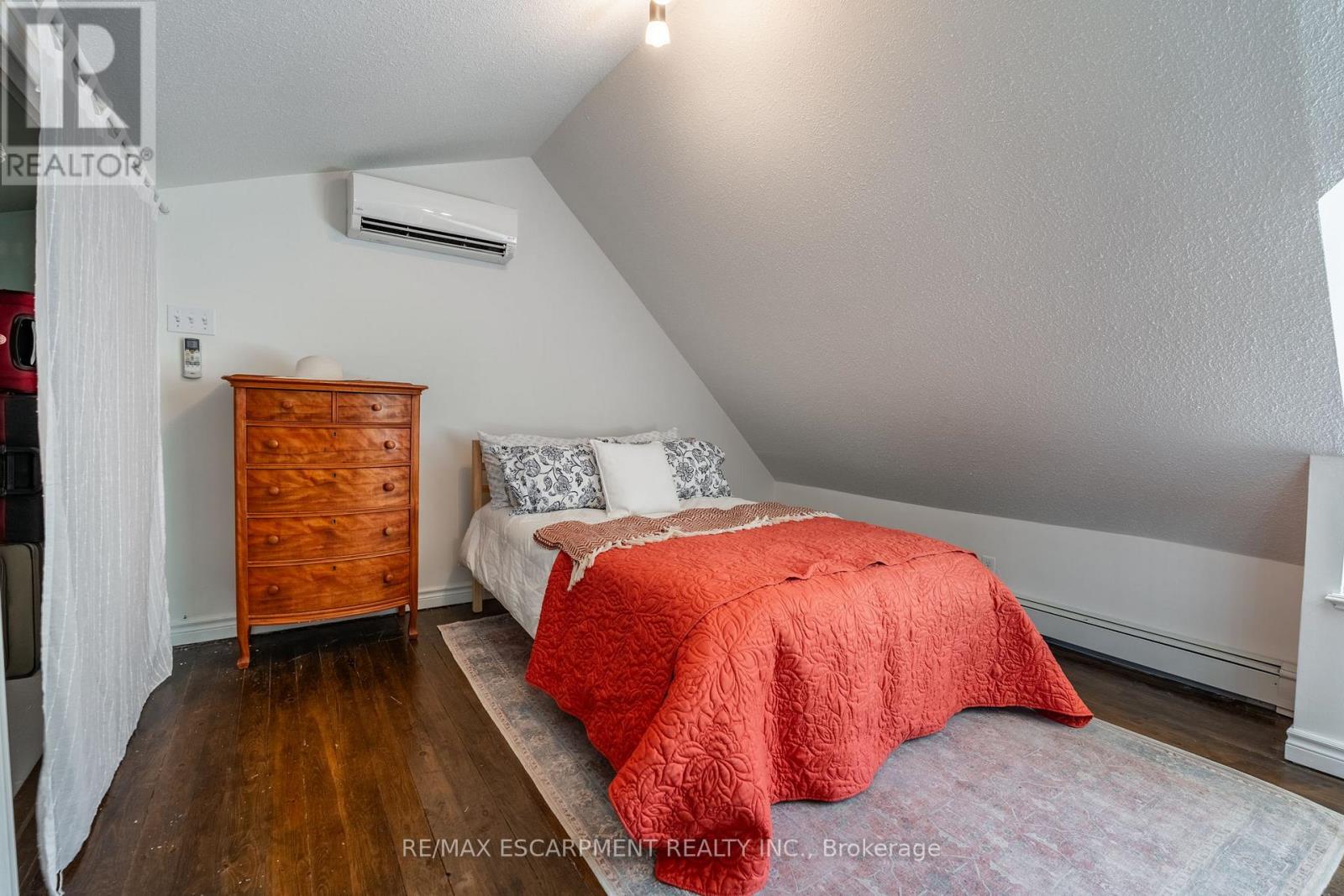 Photo 31 of 154 Dalewood Crescent, Hamilton ON