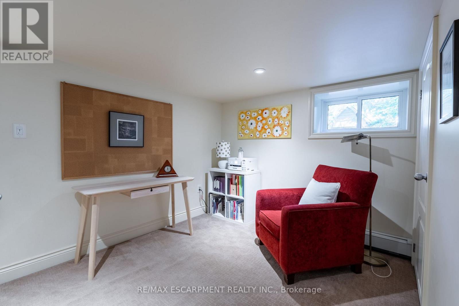 Photo 37 of 154 Dalewood Crescent, Hamilton ON