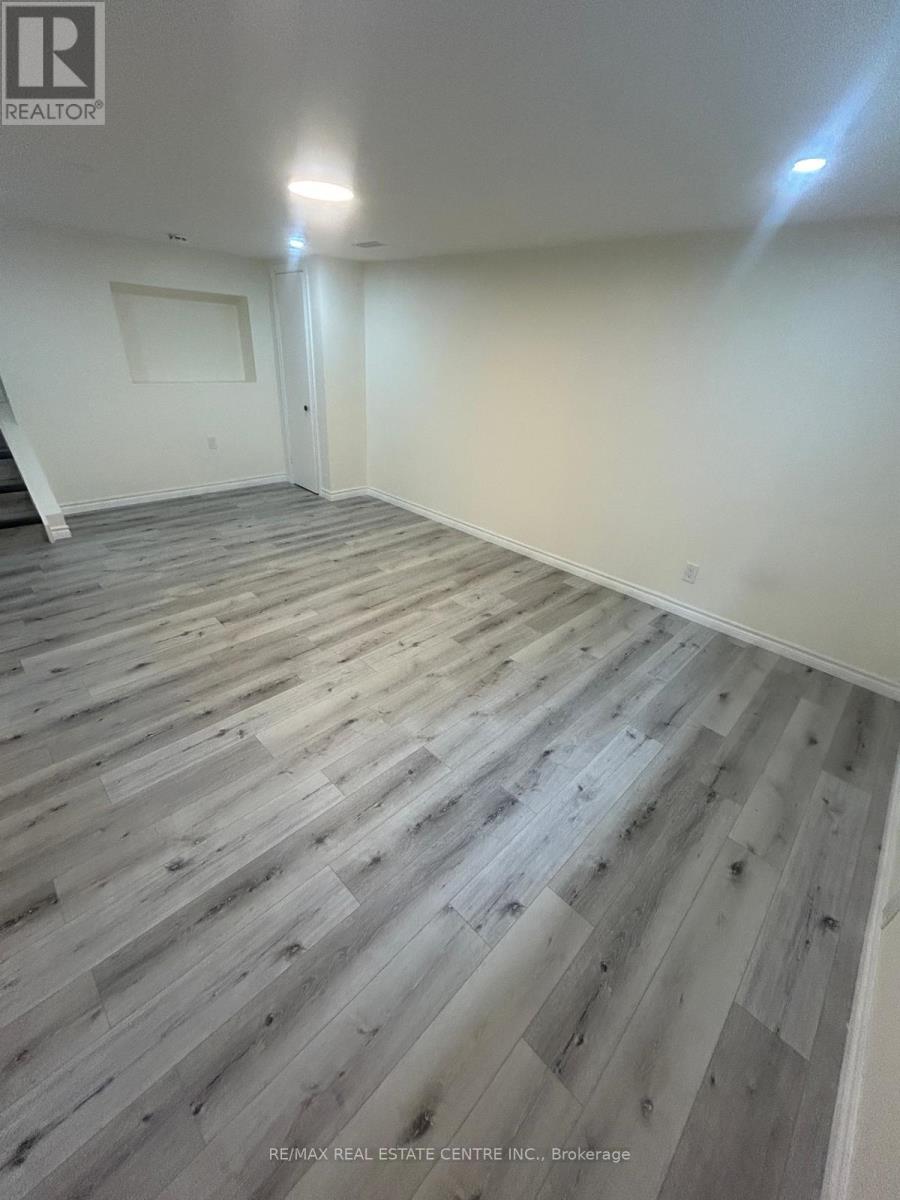 Single Family House for Sale in LOWER   SAN REMO DRIVE Hamilton (Mountview) 