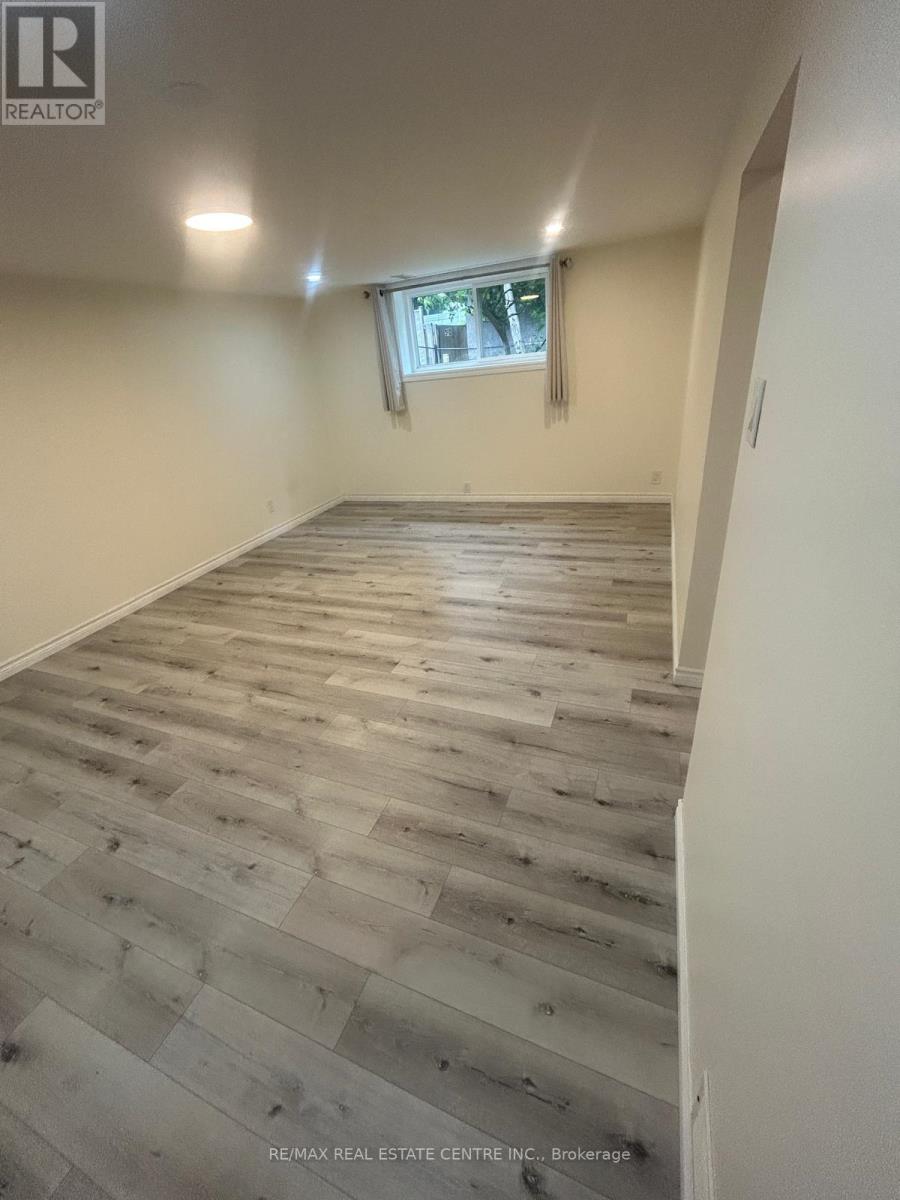 Single Family House for Sale in LOWER   SAN REMO DRIVE Hamilton (Mountview) 