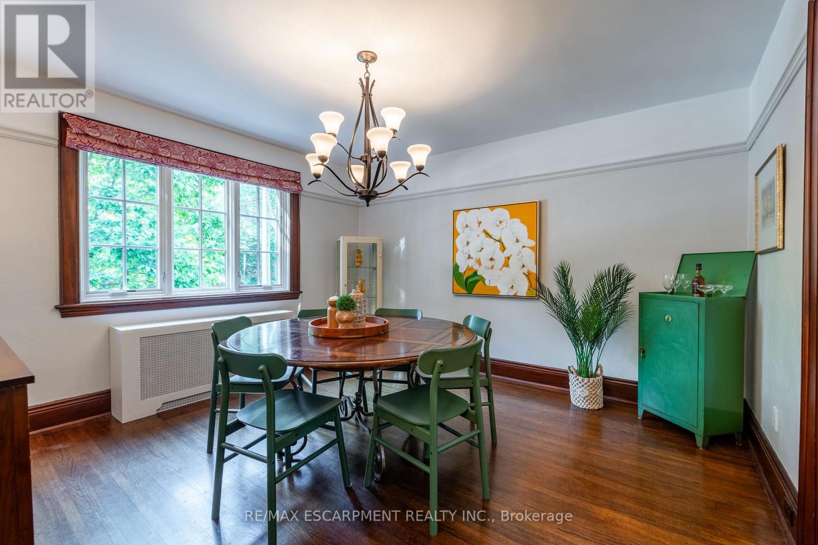 Photo 12 of 154 Dalewood Crescent, Hamilton ON