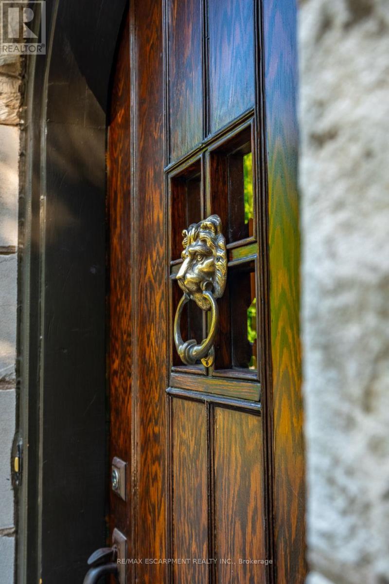 Photo 6 of 154 Dalewood Crescent, Hamilton ON