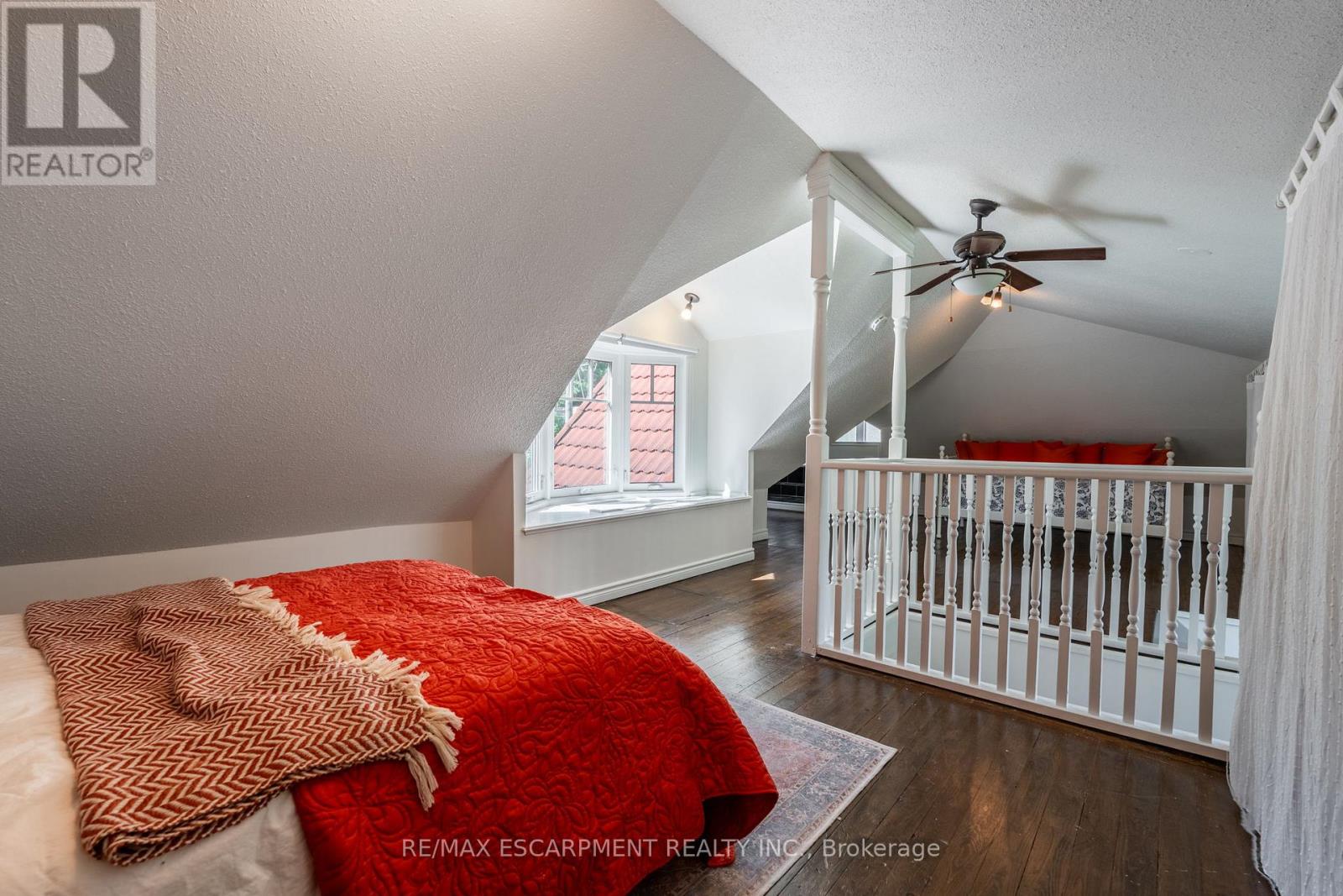 Photo 32 of 154 Dalewood Crescent, Hamilton ON