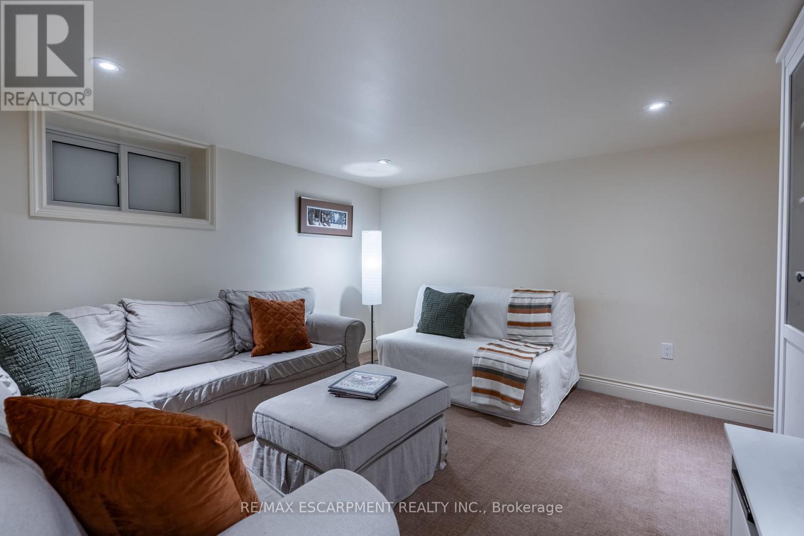 Photo 41 of 154 Dalewood Crescent, Hamilton ON