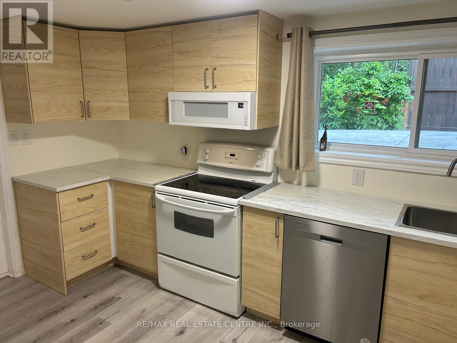 Single Family House for Sale in LOWER   SAN REMO DRIVE Hamilton (Mountview) 