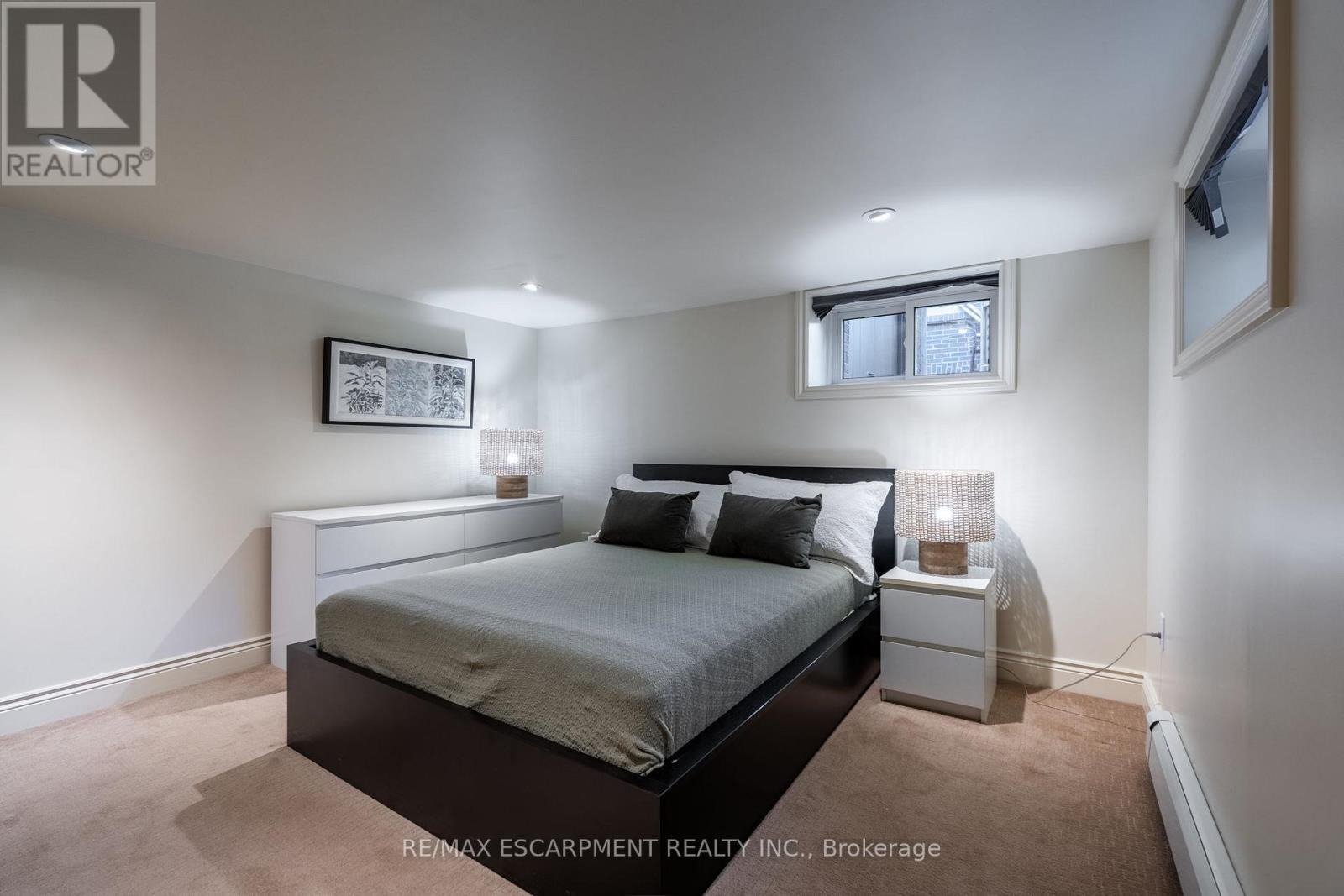Photo 38 of 154 Dalewood Crescent, Hamilton ON