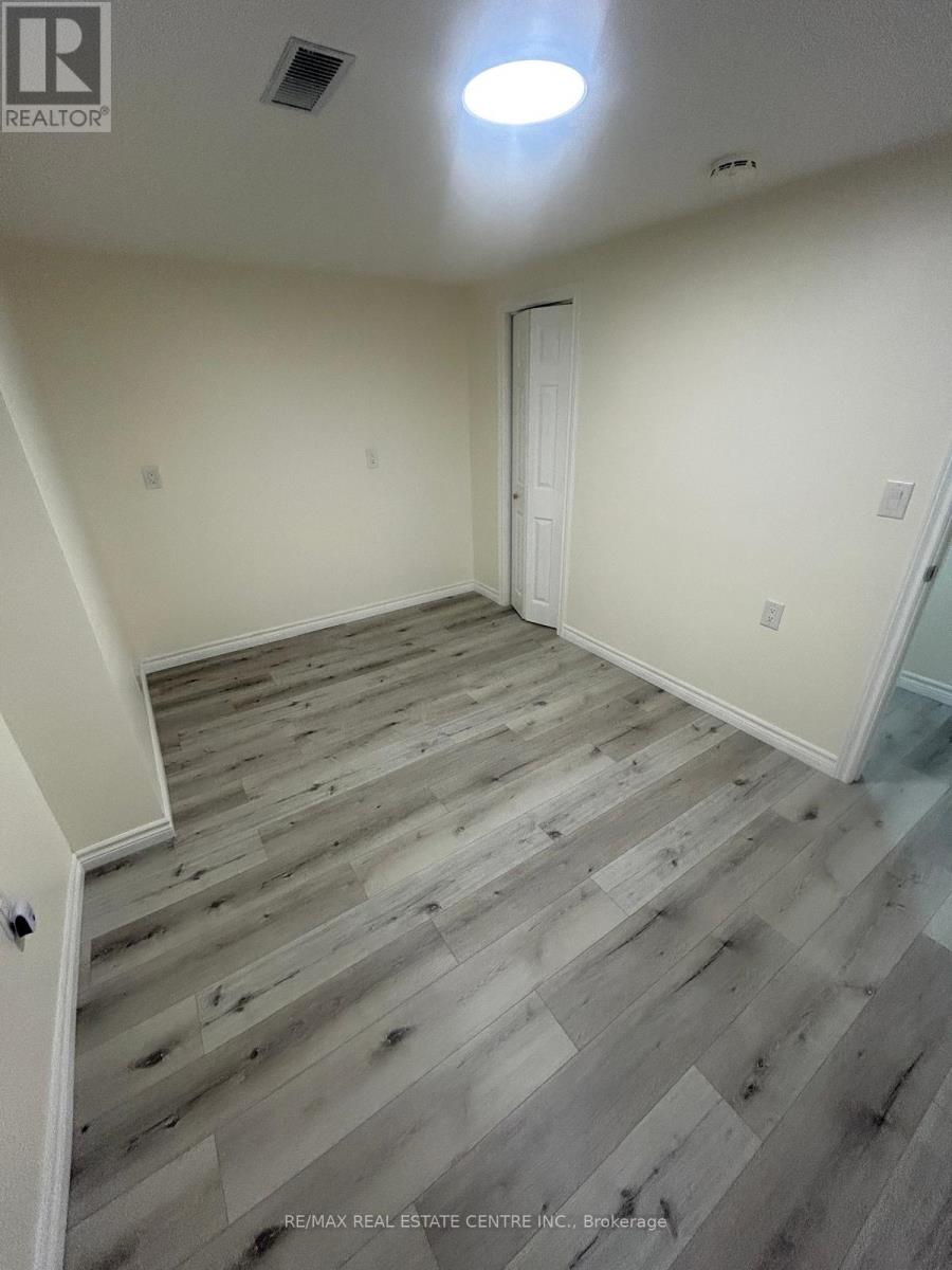 Single Family House for Sale in LOWER   SAN REMO DRIVE Hamilton (Mountview) 
