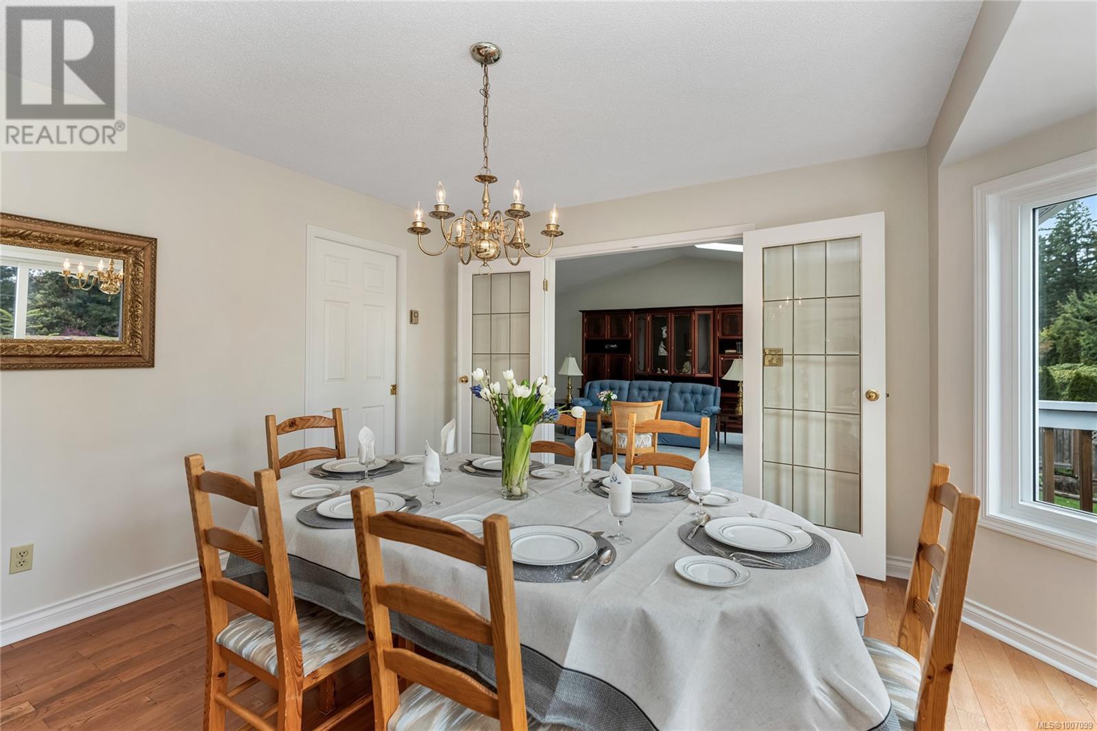 Photo 13 of 775 Menawood Pl, Saanich BC