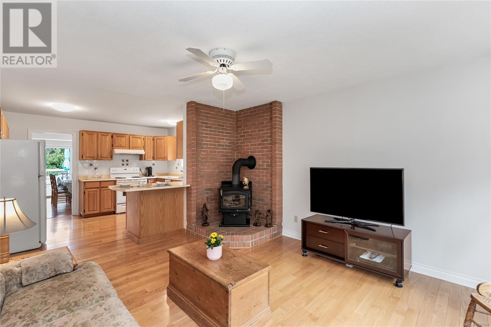 Photo 19 of 775 Menawood Pl, Saanich BC