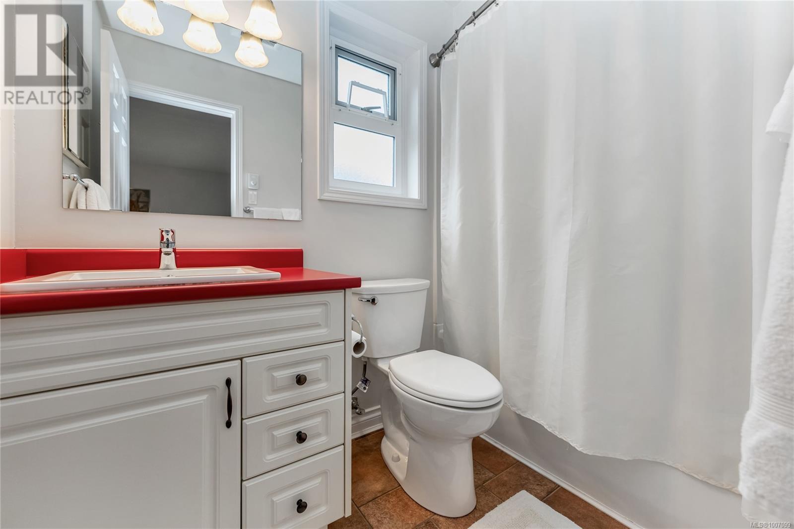 Photo 27 of 775 Menawood Pl, Saanich BC