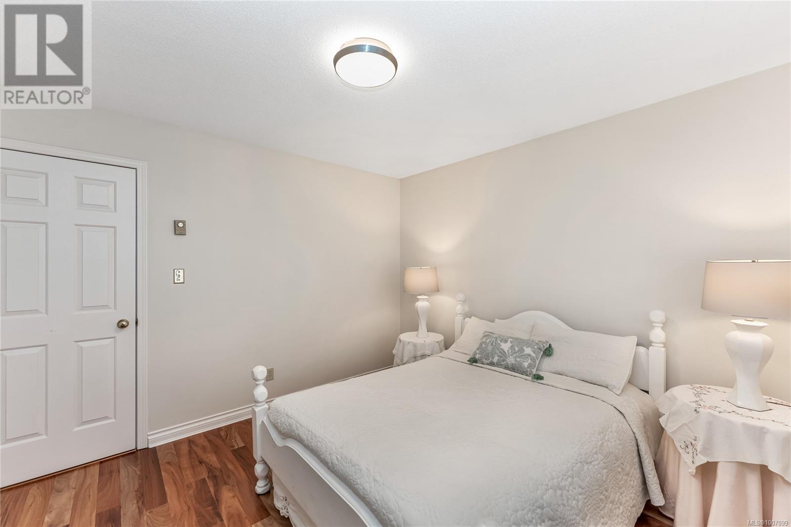 Photo 30 of 775 Menawood Pl, Saanich BC