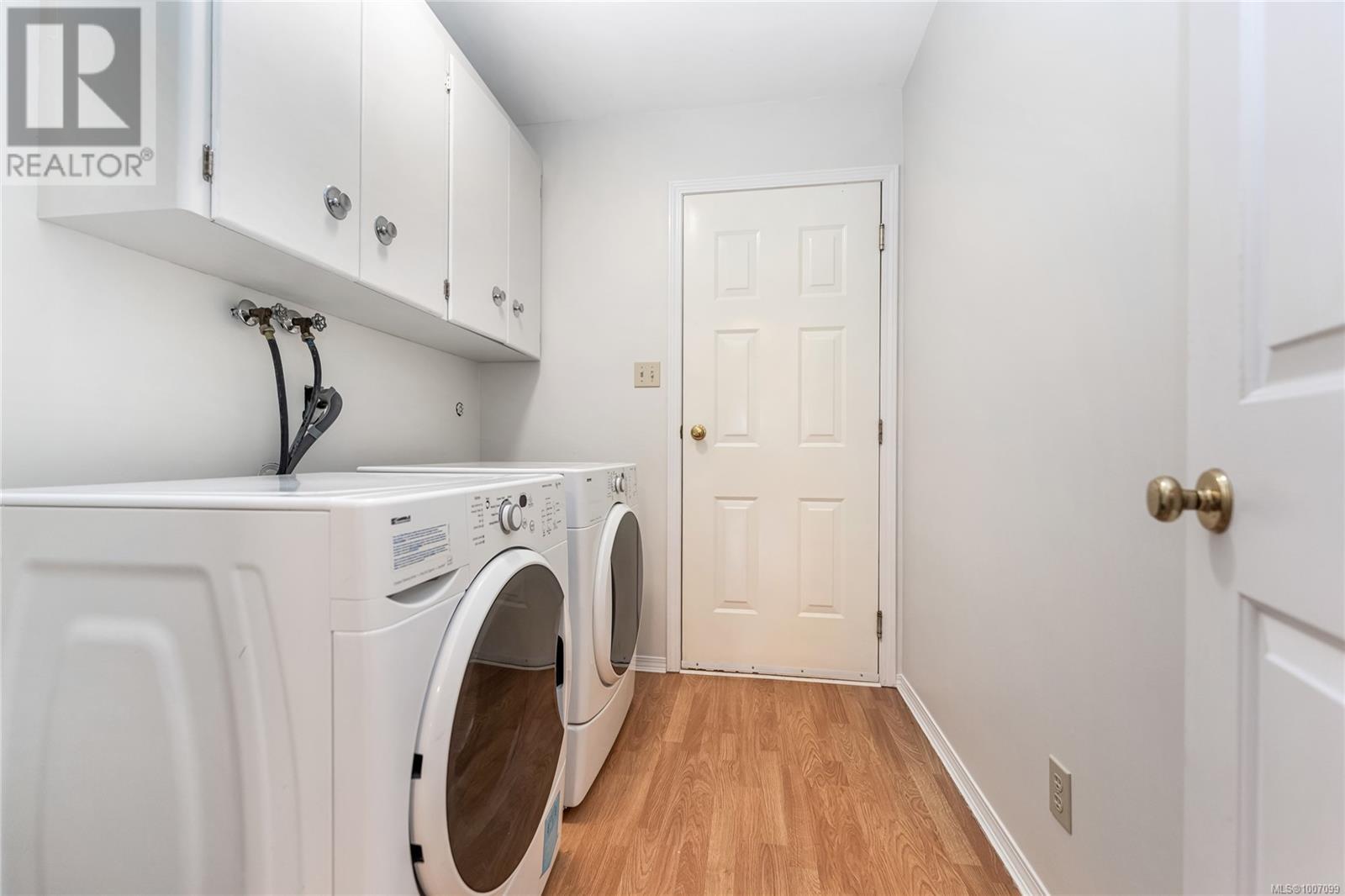 Photo 34 of 775 Menawood Pl, Saanich BC