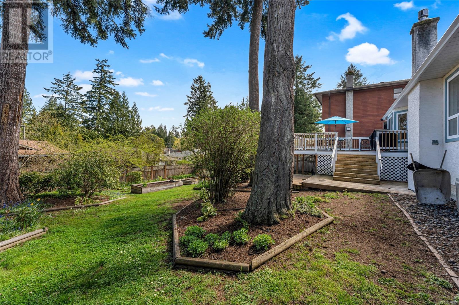 Photo 42 of 775 Menawood Pl, Saanich BC