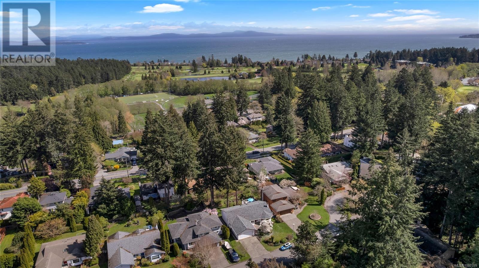 Photo 47 of 775 Menawood Pl, Saanich BC