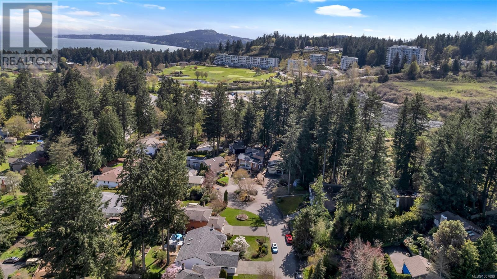 Photo 48 of 775 Menawood Pl, Saanich BC