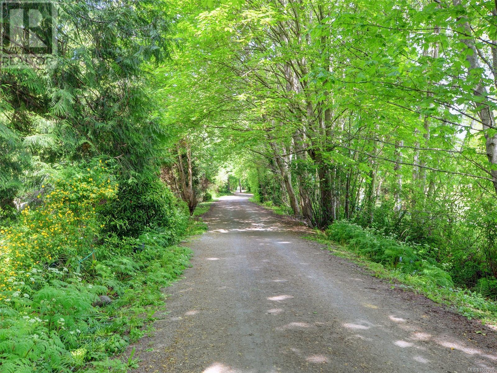 Photo 53 of 775 Menawood Pl, Saanich BC