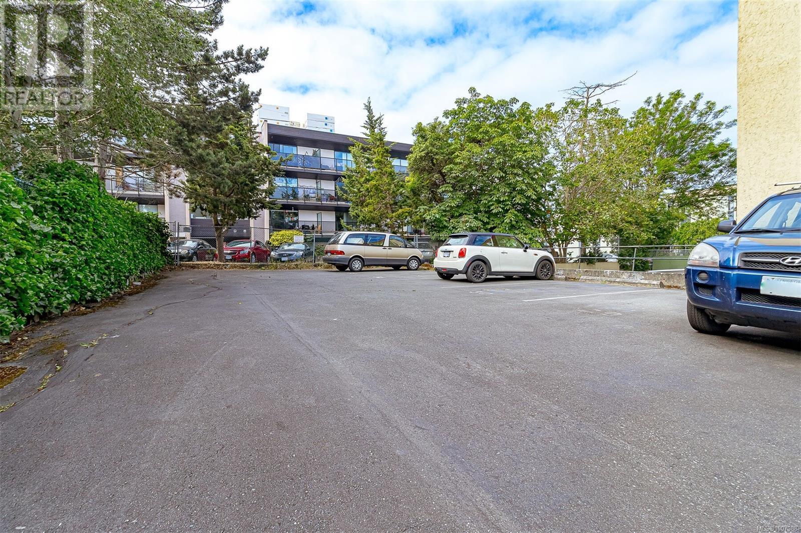 Photo 17 of 301 1235 Johnson St, Victoria BC
