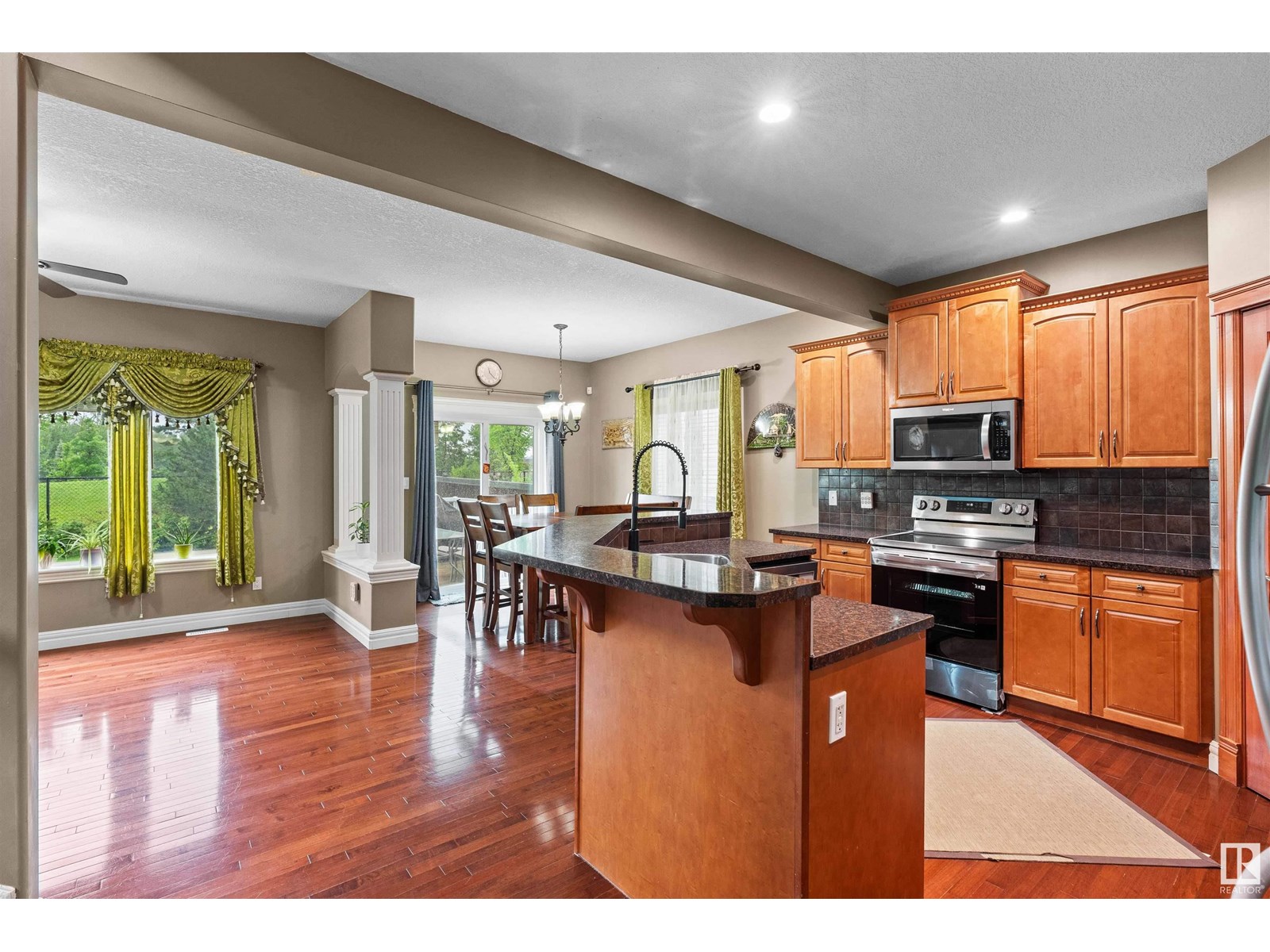 Photo 5 of 7918 7 Av Sw, Edmonton AB