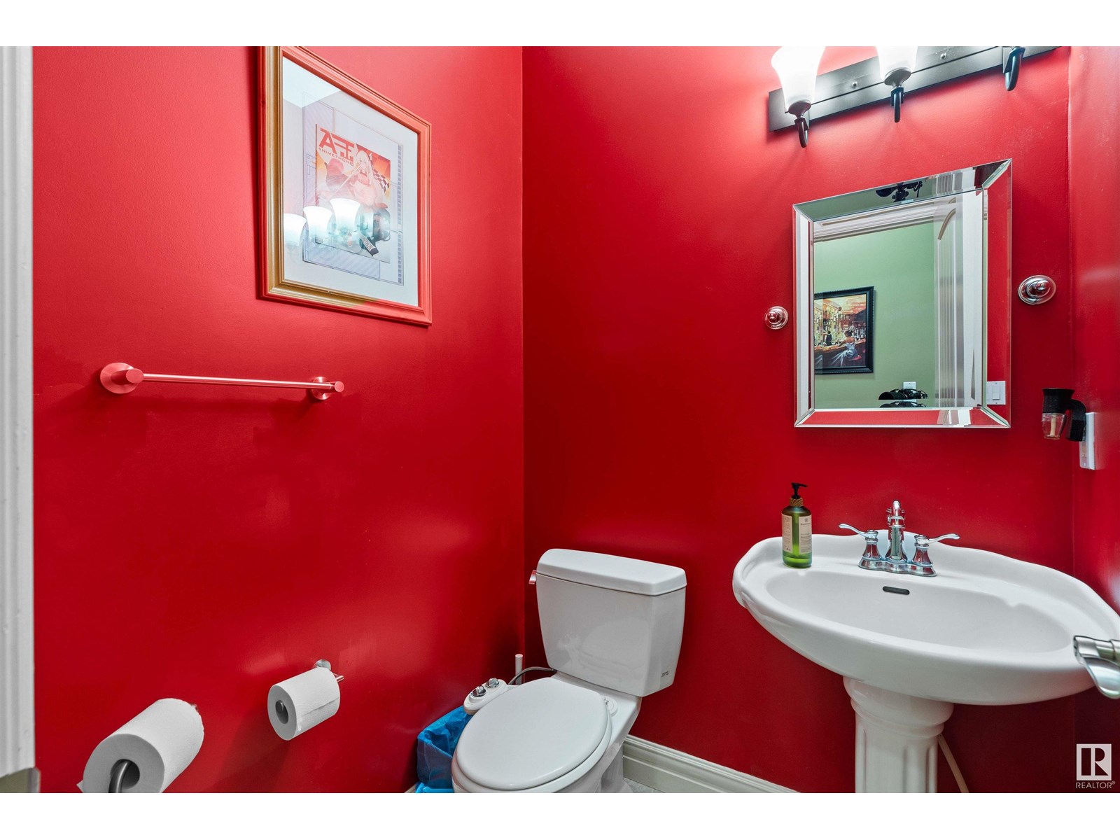 Photo 12 of 7918 7 Av Sw, Edmonton AB