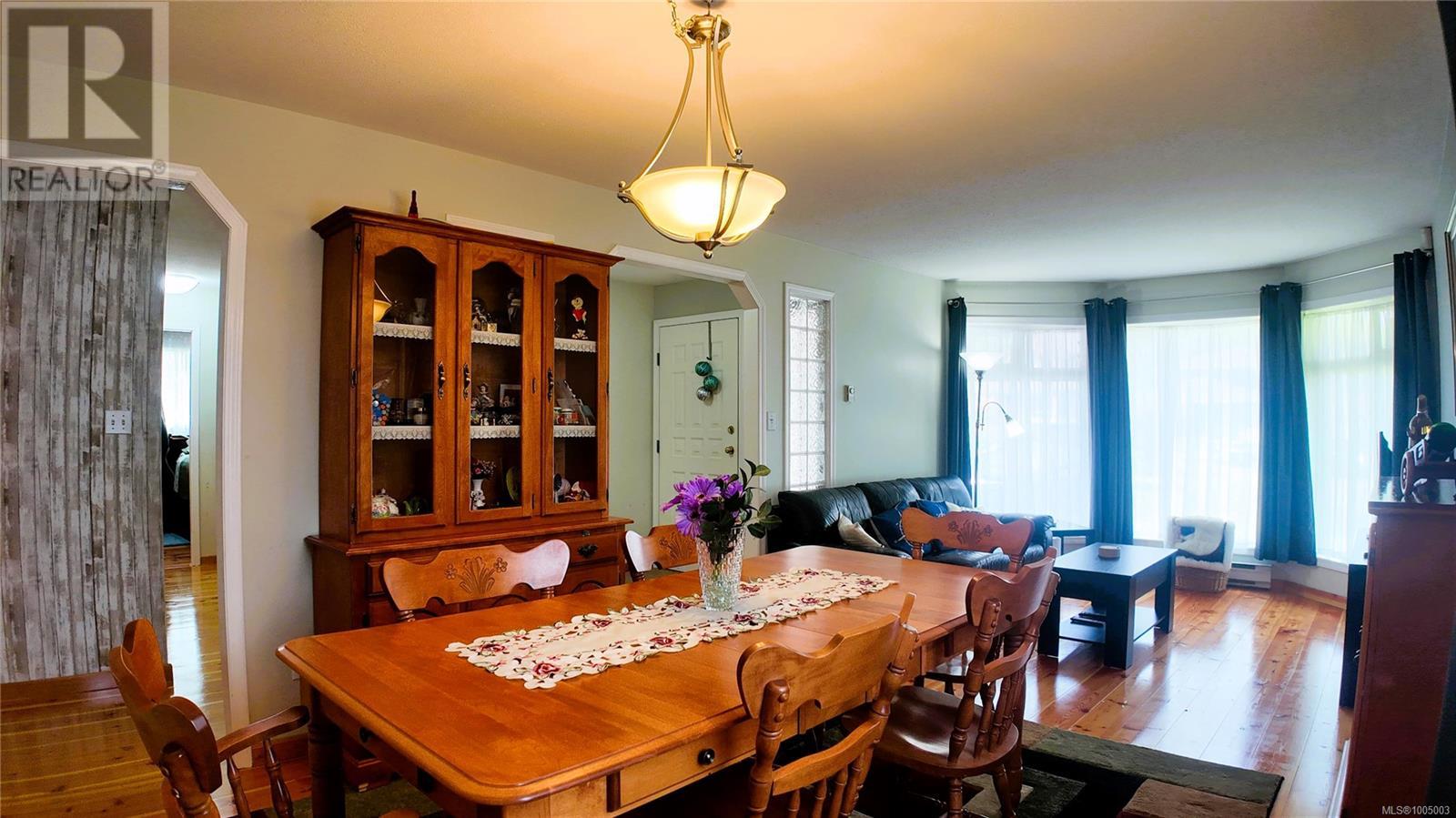 Photo 5 of 601 Azalea Pl, Campbell River BC