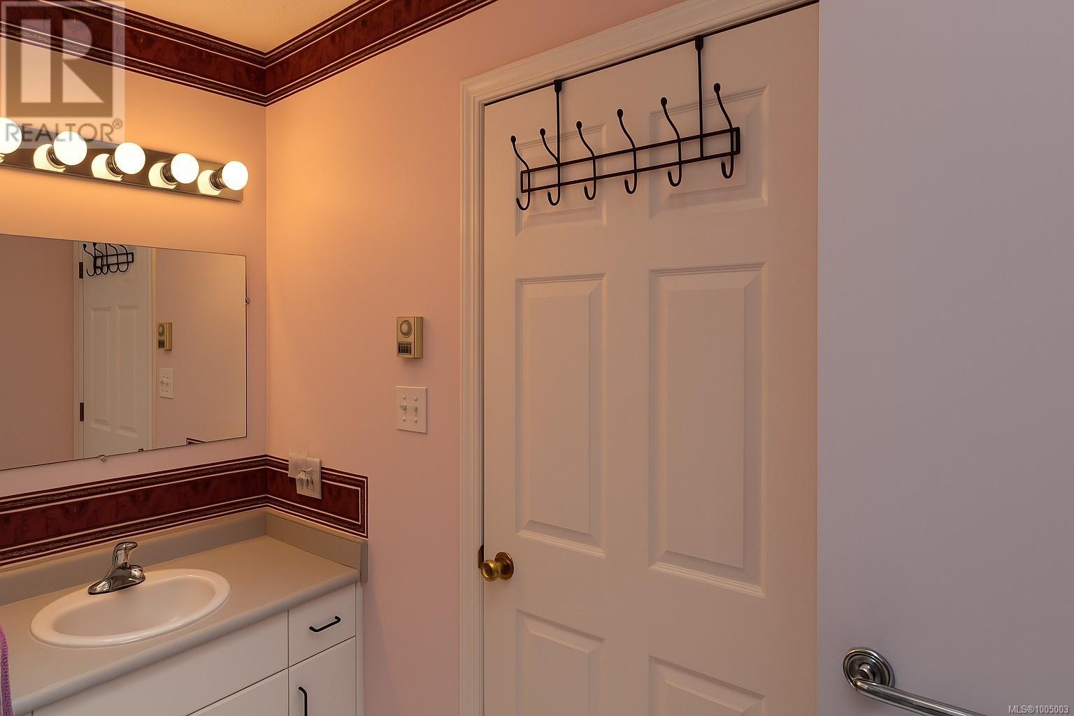 Photo 25 of 601 Azalea Pl, Campbell River BC